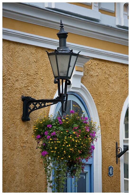 Streetlamp with Stucco