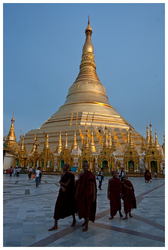Monks in Shwedagon Pagoda