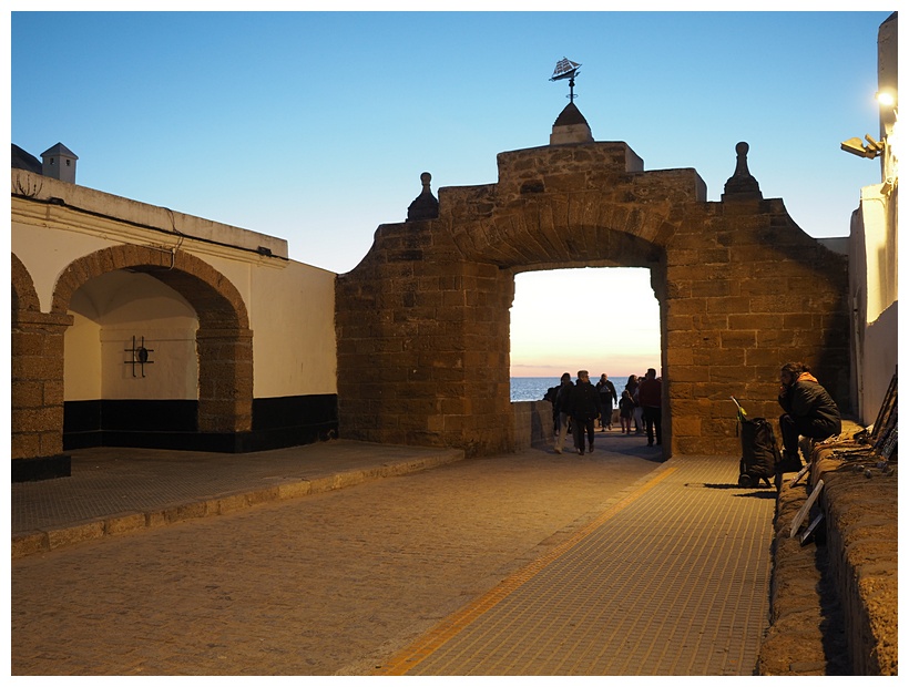 Puerta De La Caleta