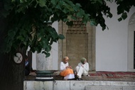Descansando en la Mezquita