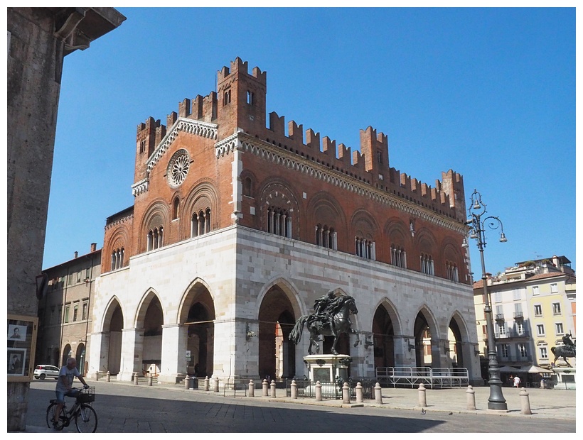 Piazza dei Cavalli