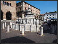 Fontana della Pigna