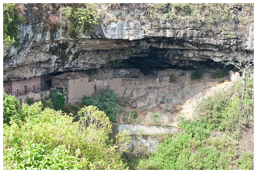 Na'akuto La'ab Monastery