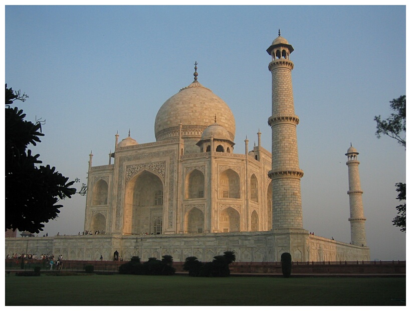 Tomb with minarets