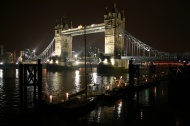 El puente de Londres en la noche