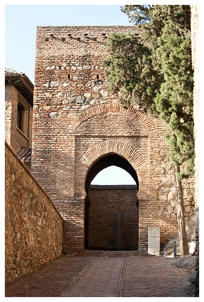 Puerta de Los Arcos