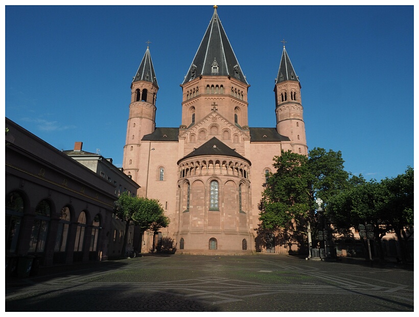 Saint Martin and Saint Stephen Cathedral