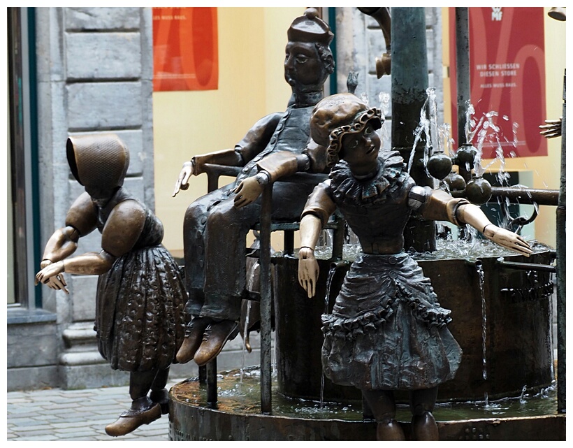 Marionette Fountain