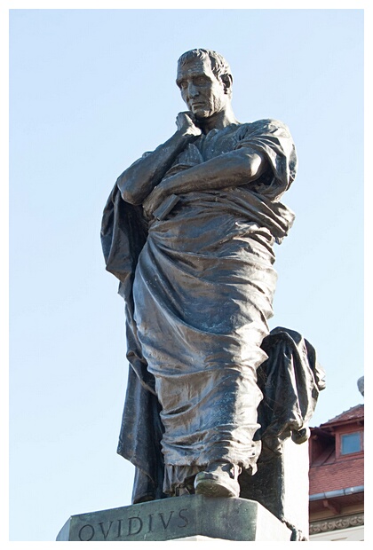 Statue of Ovid