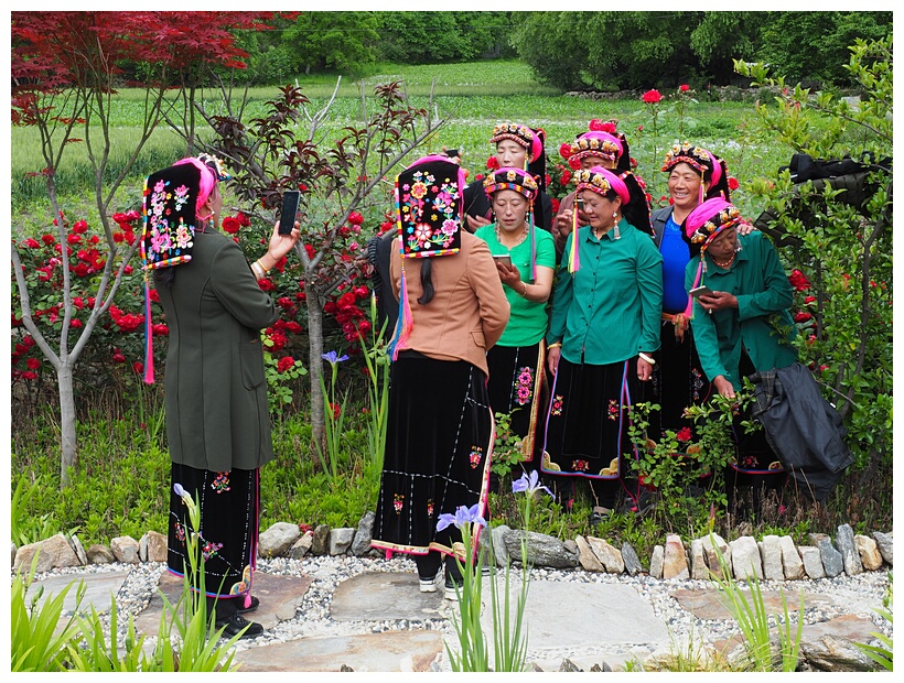 Jiarong Tibetan Women
