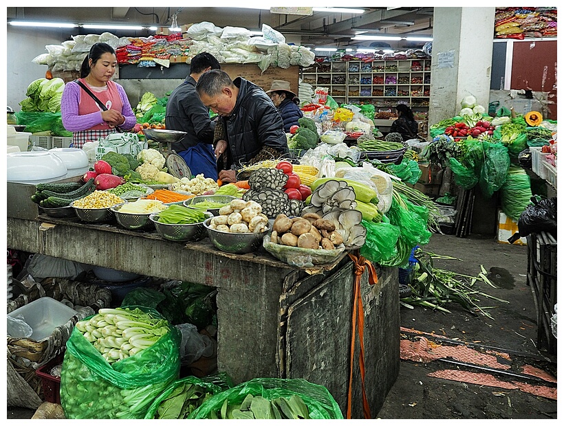 Tomsikhang Market