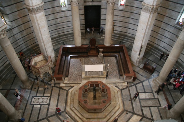 Interior del Baptisterio