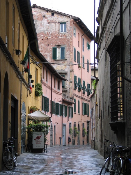 Calle de Lucca