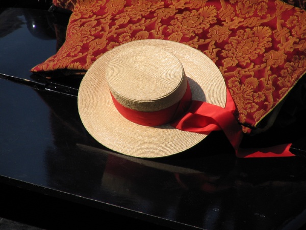 Gondolier hat