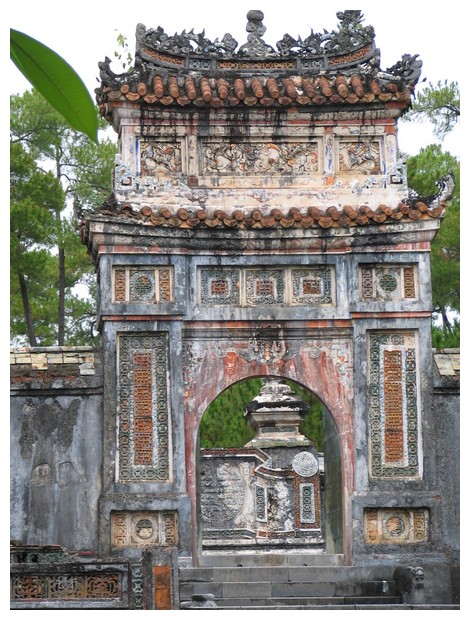 Door in Tu Duc Tomb