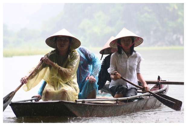 It's Raining in Tam Coc