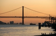 25 de Abril Bridge