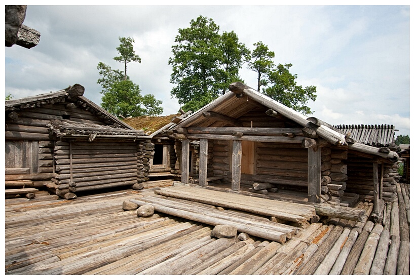 Araisi Houses