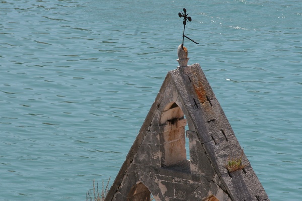 Aguja fente al Mar