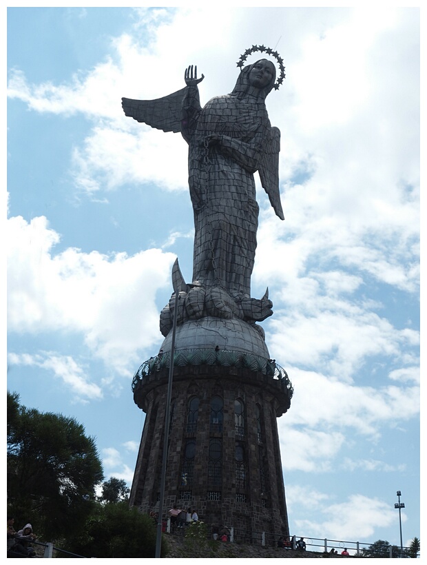 La Virgen del Panecillo