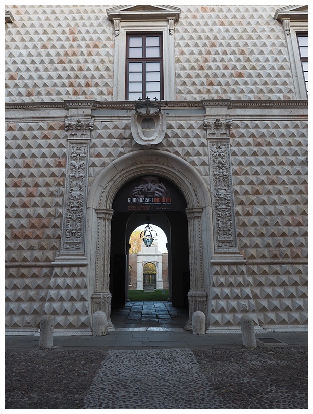 Palazzo dei Diamanti