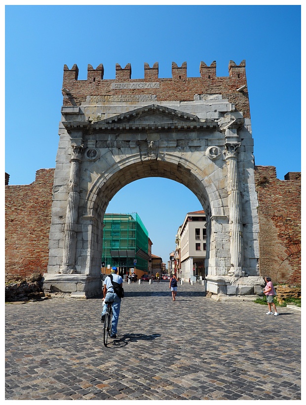 Arco d'Augusto