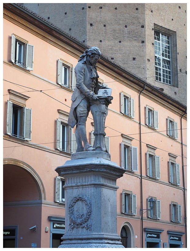 Piazza Galvani