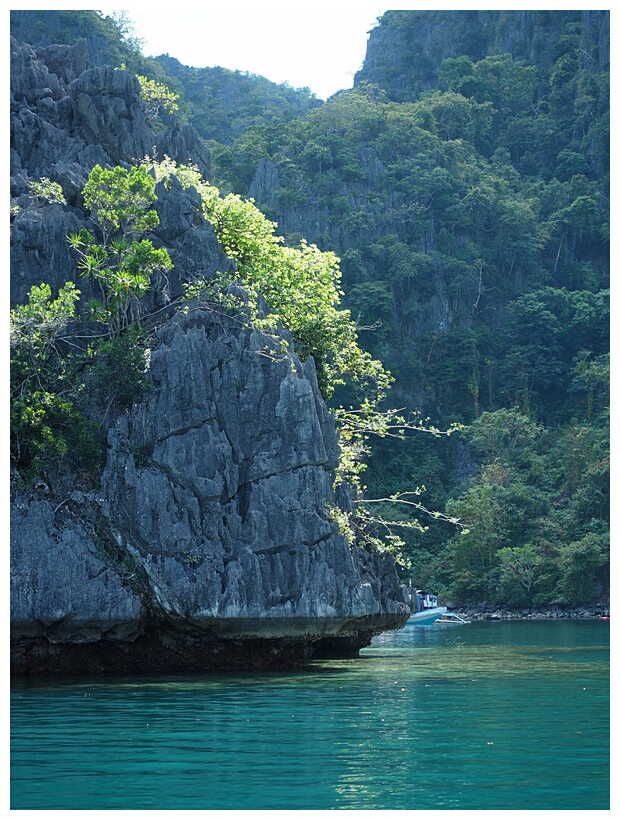 Kayangan Lake