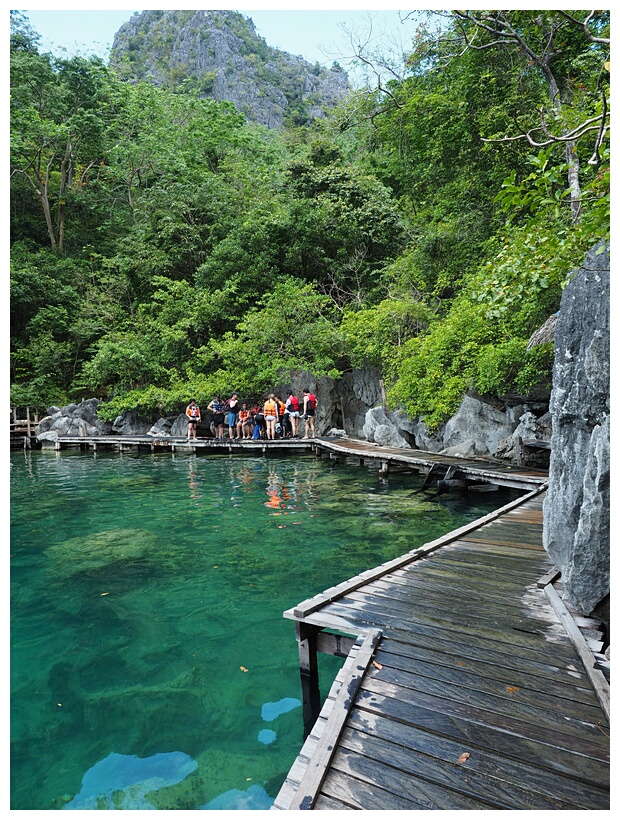 Kayangan Lake