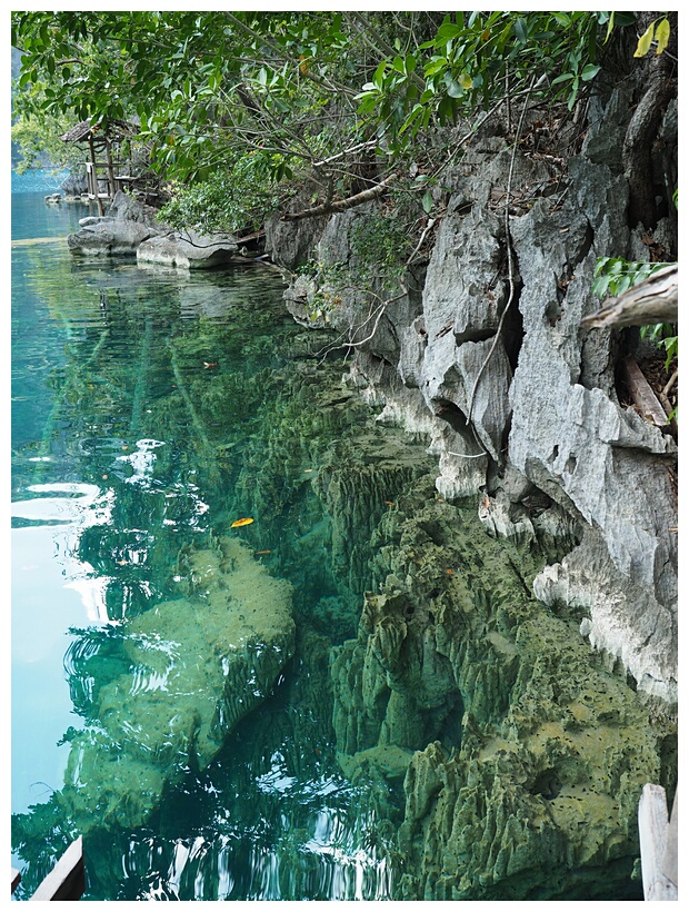 Kayangan Lake