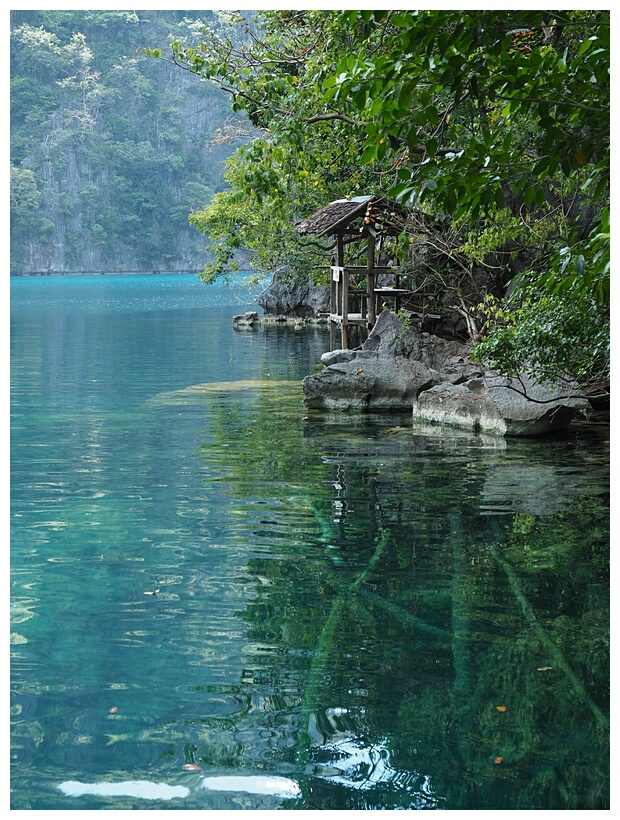 Kayangan Lake