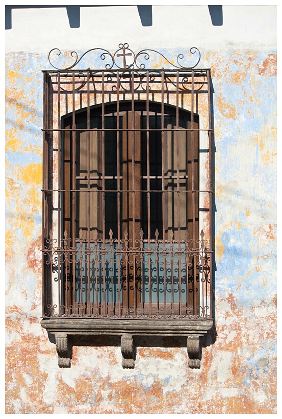 Ventana Colonial