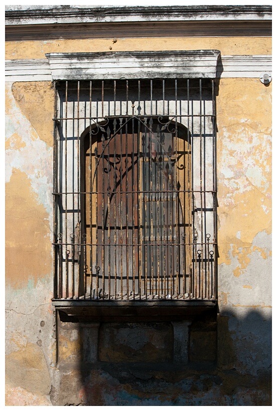 Ventana Colonial