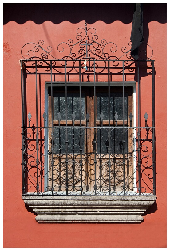 Ventana Colonial