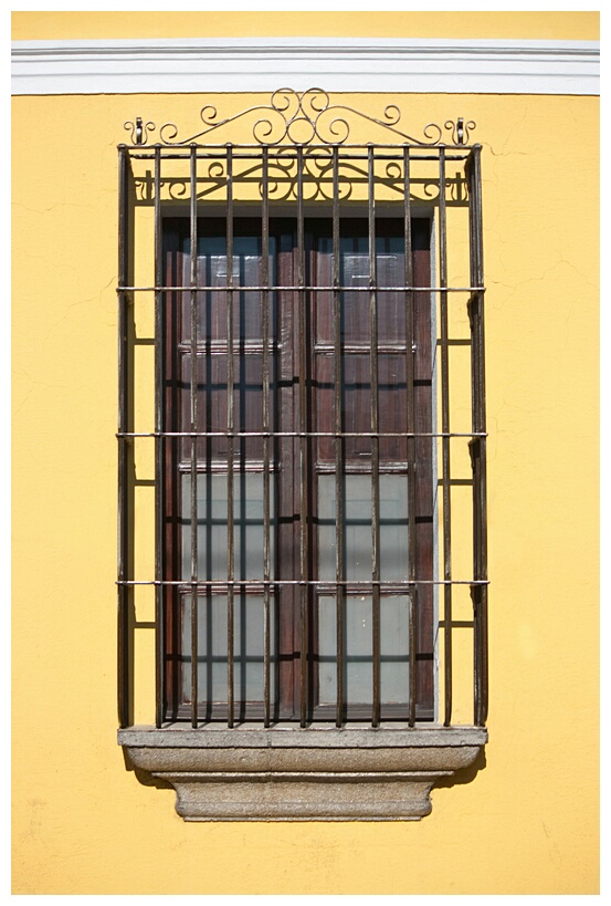 Ventana Colonial