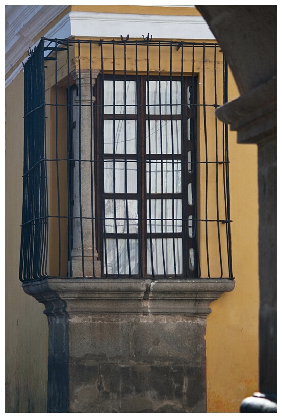 Ventana Colonial