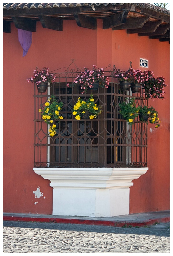 Ventana Colonial