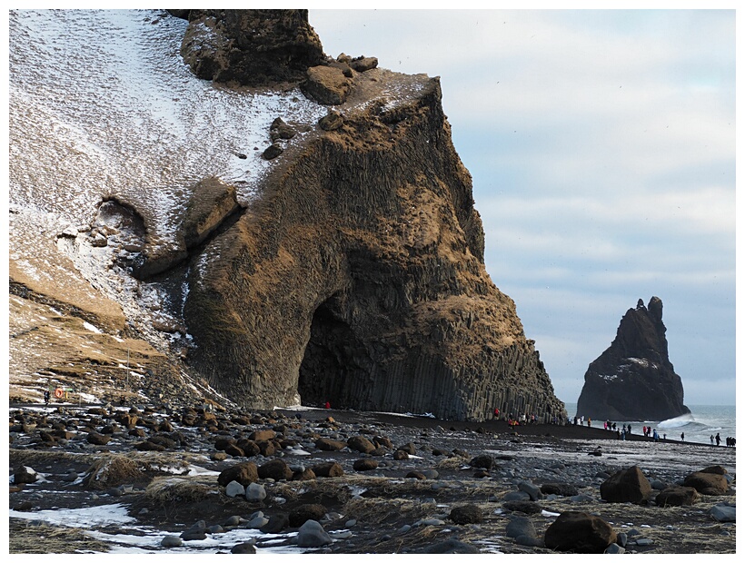 Hlsanefshellir Cave