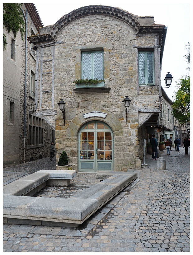 Place Auguste Pierre Pont