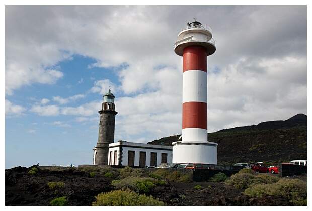 Los dos faros de Fuencaliente