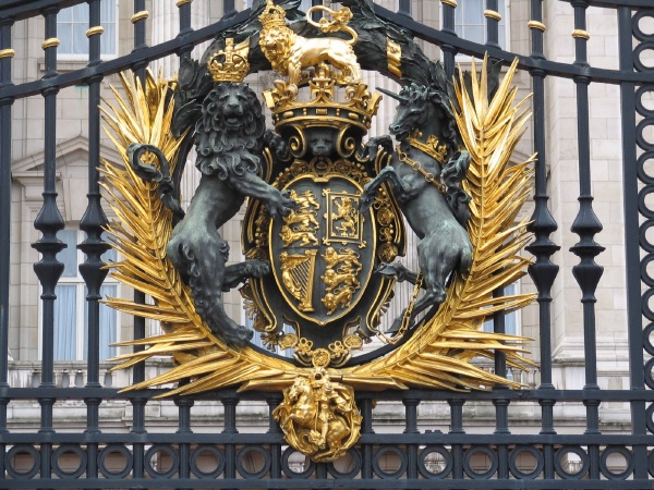 Escudo en Buckingham Palace