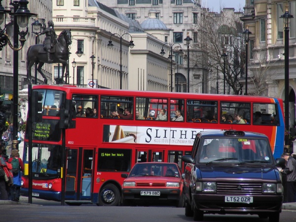 Trfico en Trafalgar Square