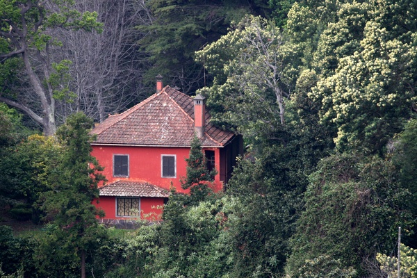 La Casa Escondida