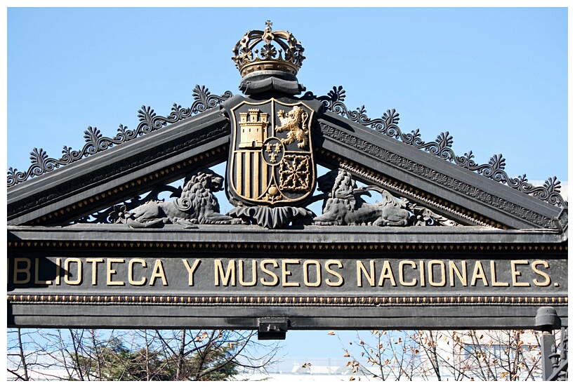 Verja de la Biblioteca Nacional