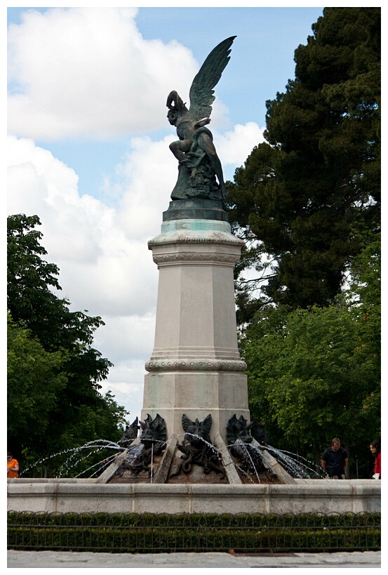 Estatua del ngel Cado