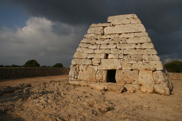 Naveta des Tudons