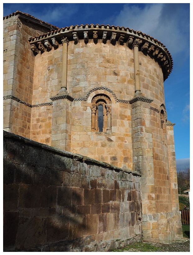 Colegiata de San Pedro de Cervatos