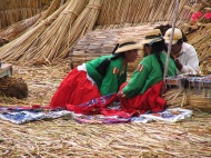 Chicas de los Uros