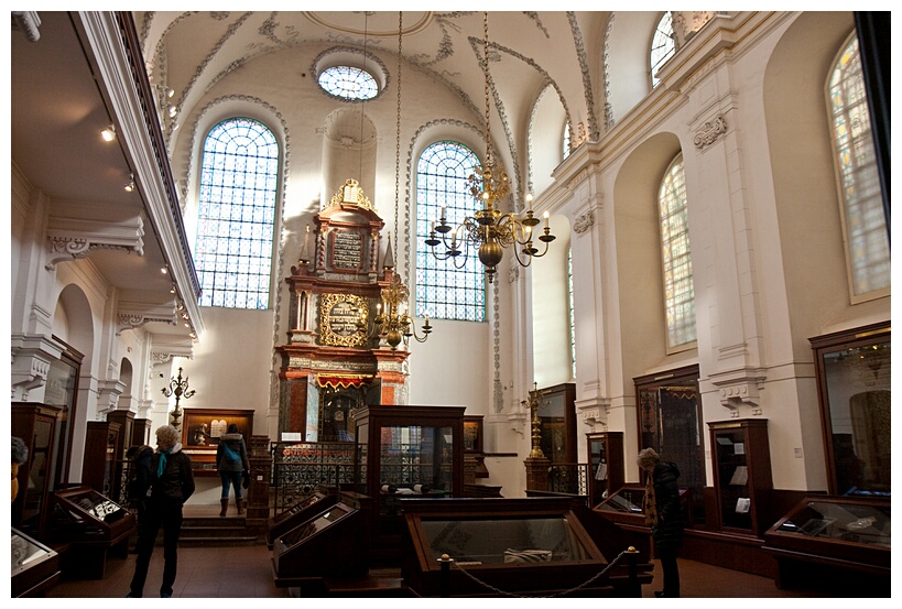 Klausen Synagogue