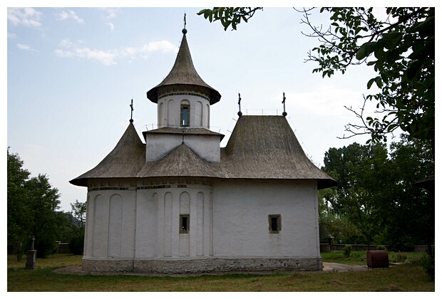 Patrauti Church